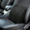 Support dorsal ergonomique avec mousse à mémoire de forme – Q-connect – posé sur un siège de voiture